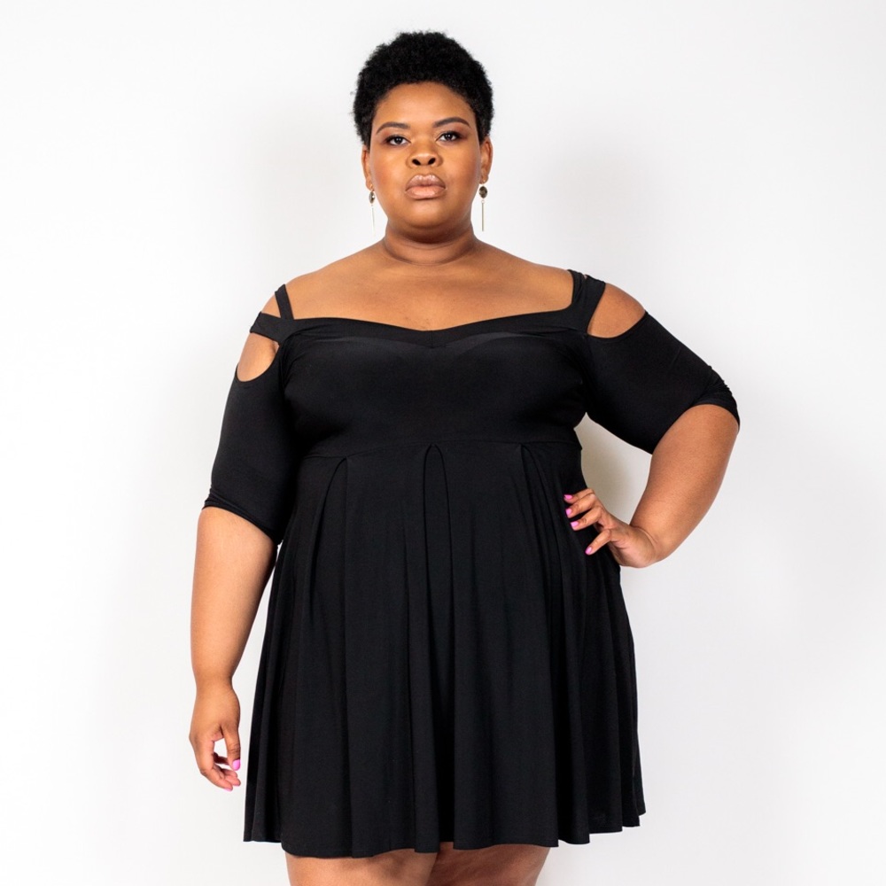 Plus Size ‘Vega’ Dress - Picture 5 of 7
